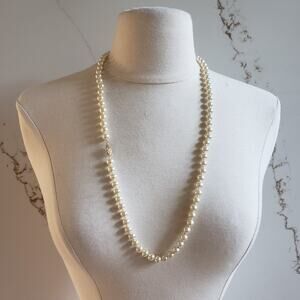 VTG Japanese Pearls Necklace 18" Long Gold Plated Italian Clasp 80s Style